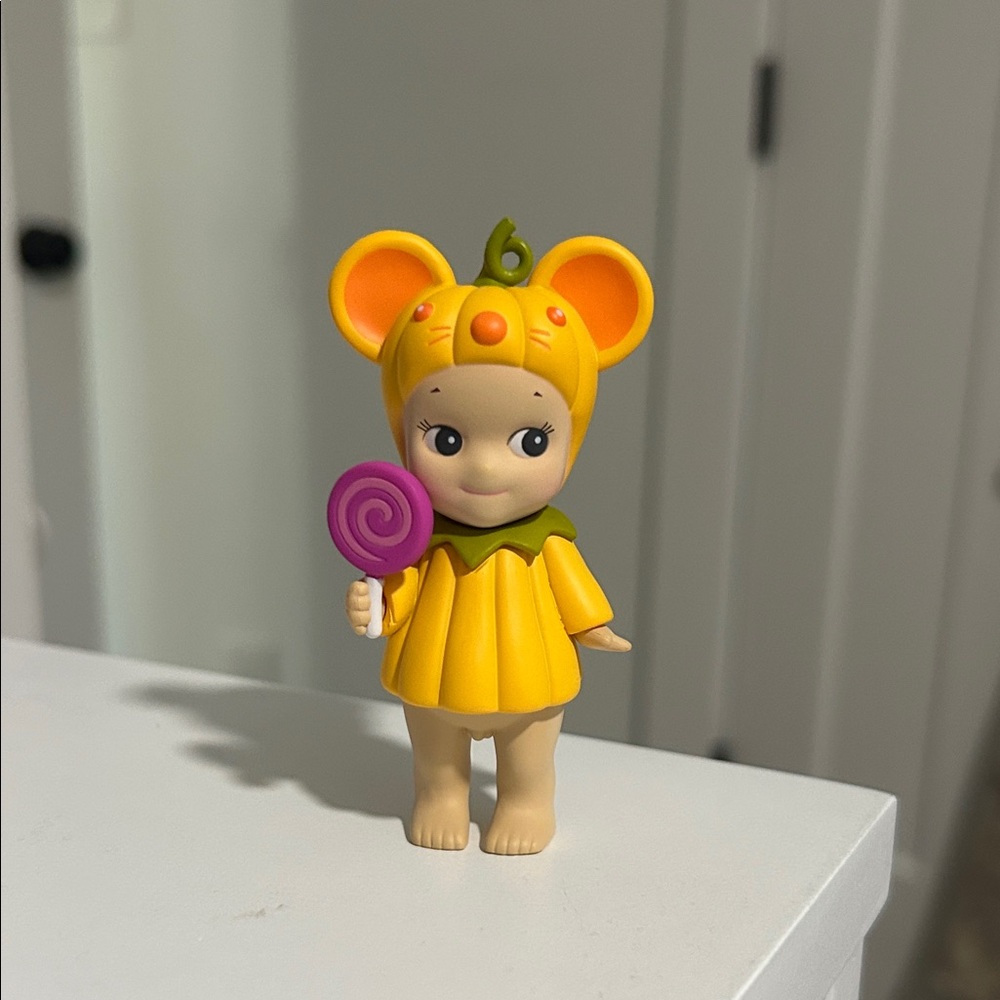 Authentic Pumpkin Patch mouse sonny angel